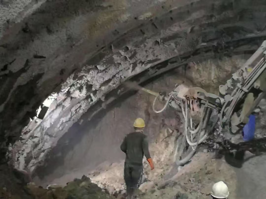 潢川隧道喷射混凝土如何有效控制回弹量   